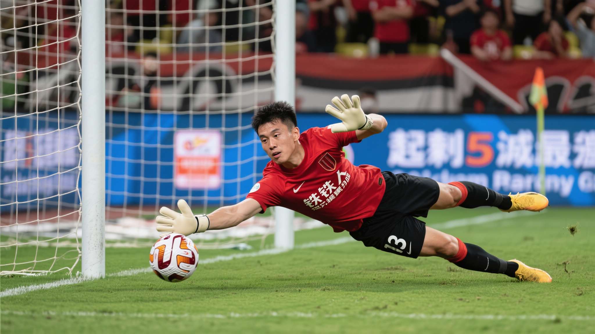 五连胜！英博1-0铁人，斯坦丘超级世界波绝杀，黄子豪读秒神扑
